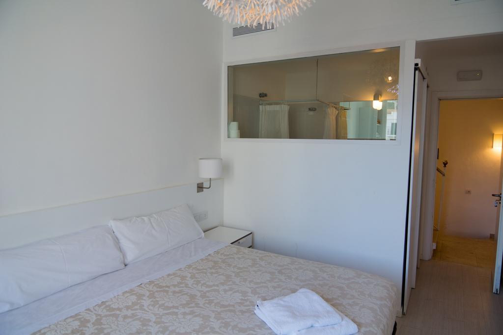 Hostal Marina קדאקז מראה חיצוני תמונה